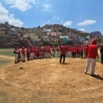 Edgar El Bambino Quintero en la Catedral del Béisbol en Guanajuato capital