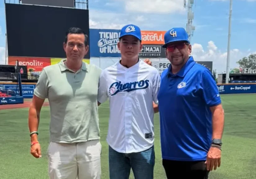 BRYAN DELGADO HERNANDEZ FIRMA CON CHARROS DE JALISCO
