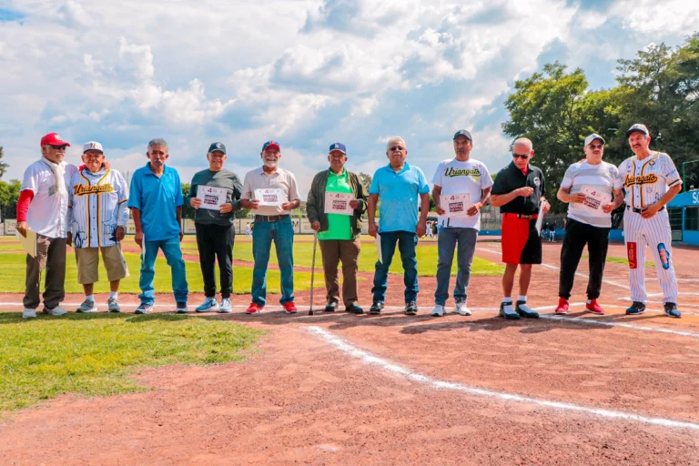 El beisbol en Uriangato Celebra 40 Años del Janitorial 1984
