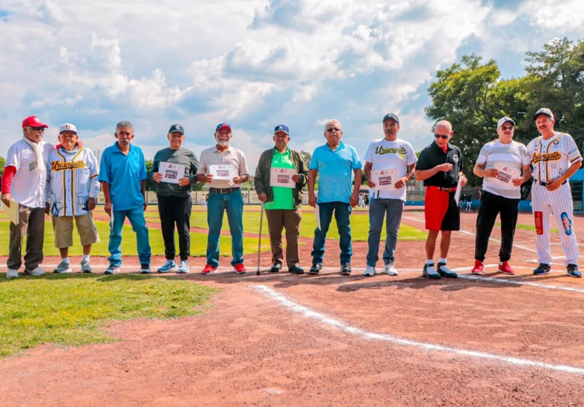 El beisbol en Uriangato Celebra 40 Años del Janitorial 1984