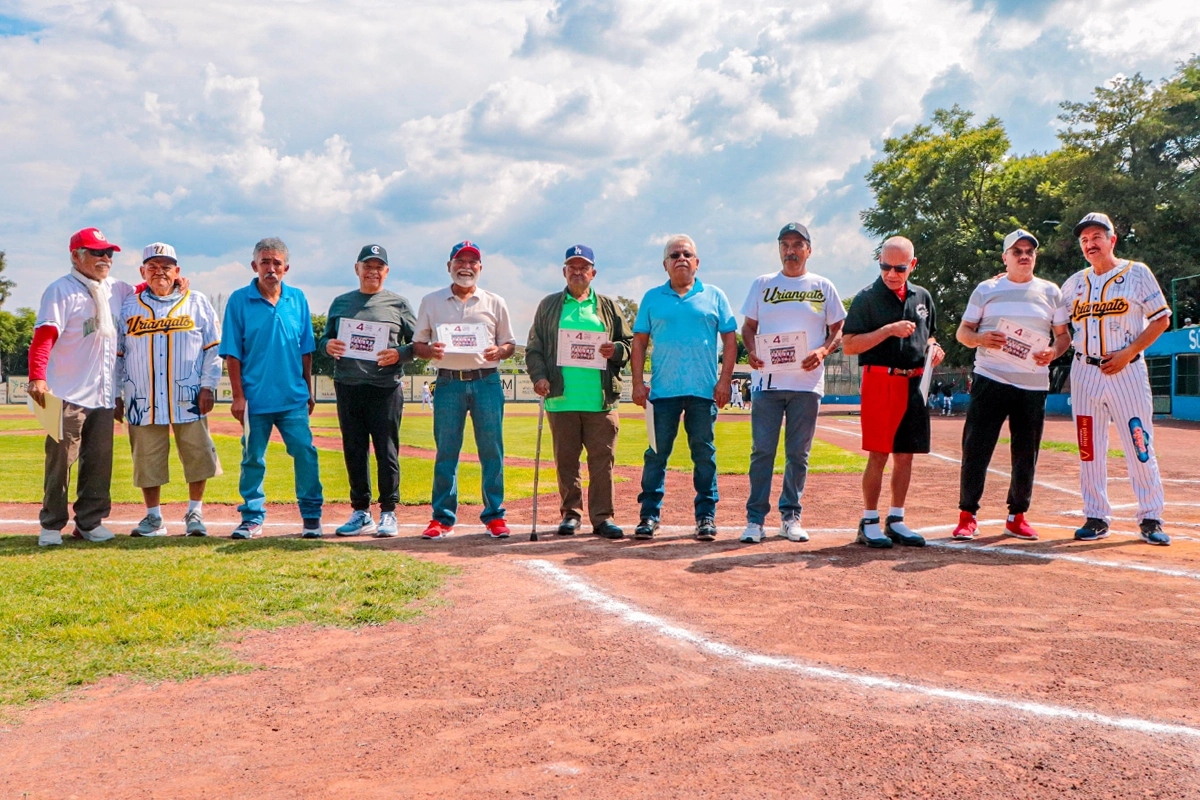 El beisbol en Uriangato Celebra 40 Años del Janitorial 1984